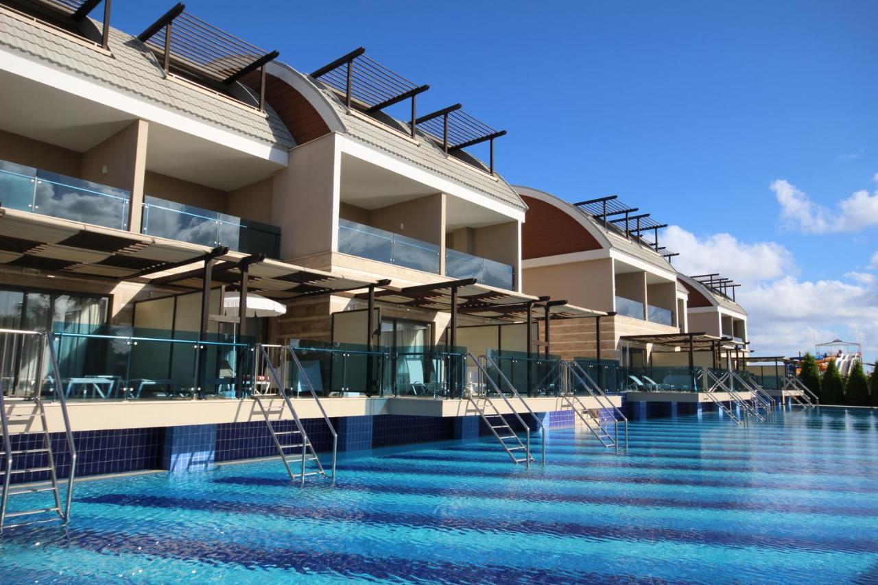 Hotel Tui Magic Life Jacaranda Side Esterno foto The swimming pool at the hotel