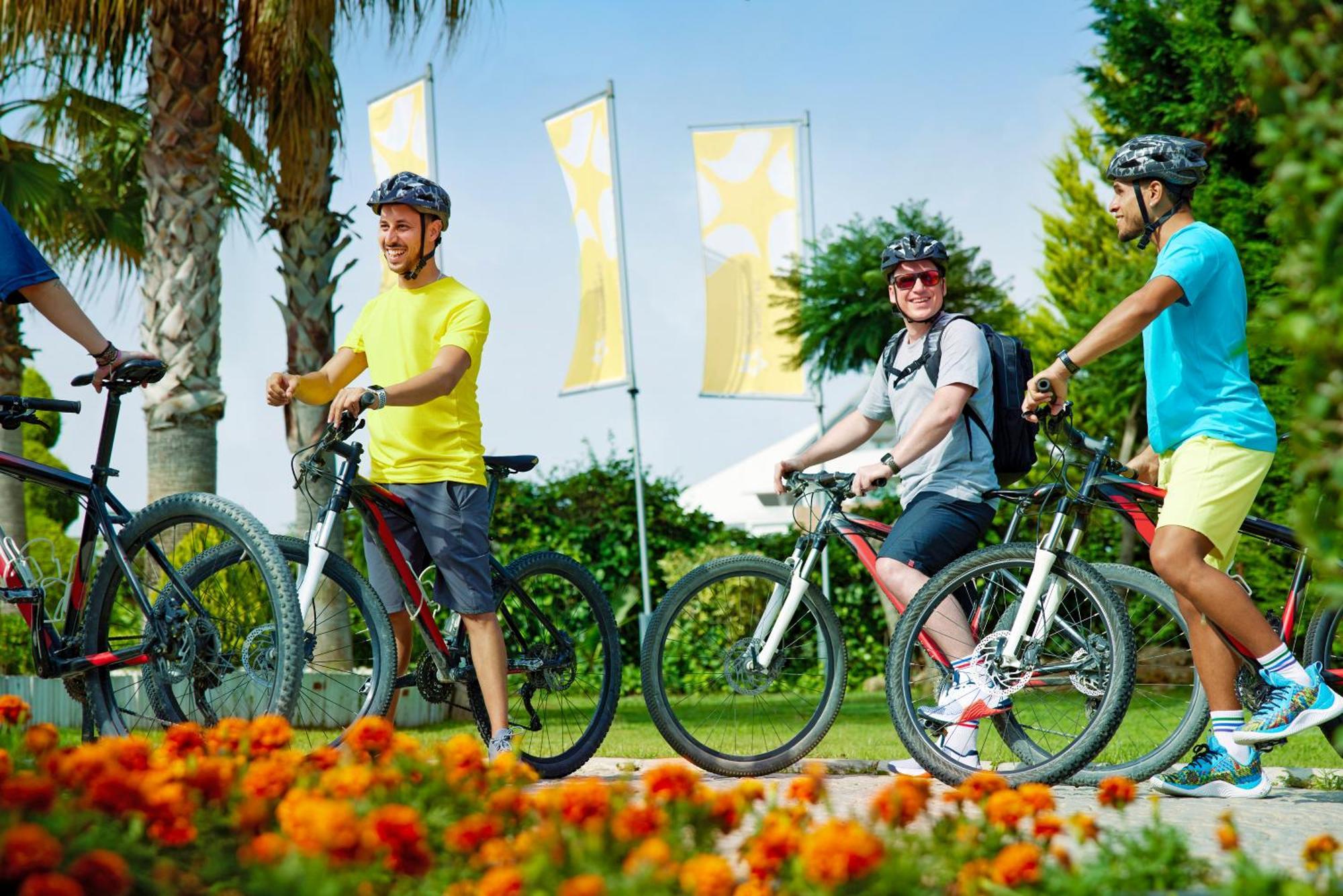 Hotel Tui Magic Life Jacaranda Side Esterno foto Biking at the Expo 2017