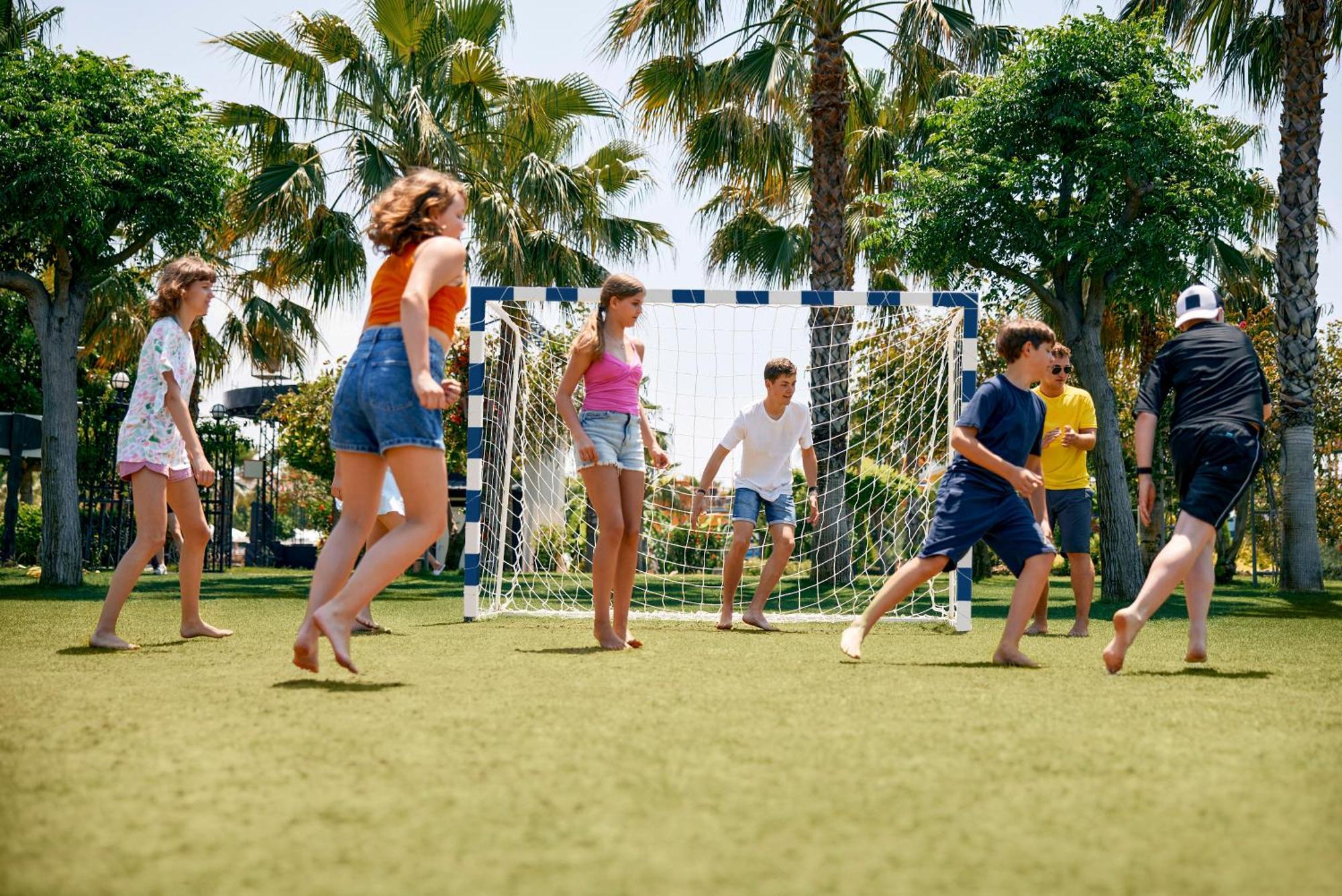 Hotel Tui Magic Life Jacaranda Side Esterno foto A game of football at the 2004 Olympics