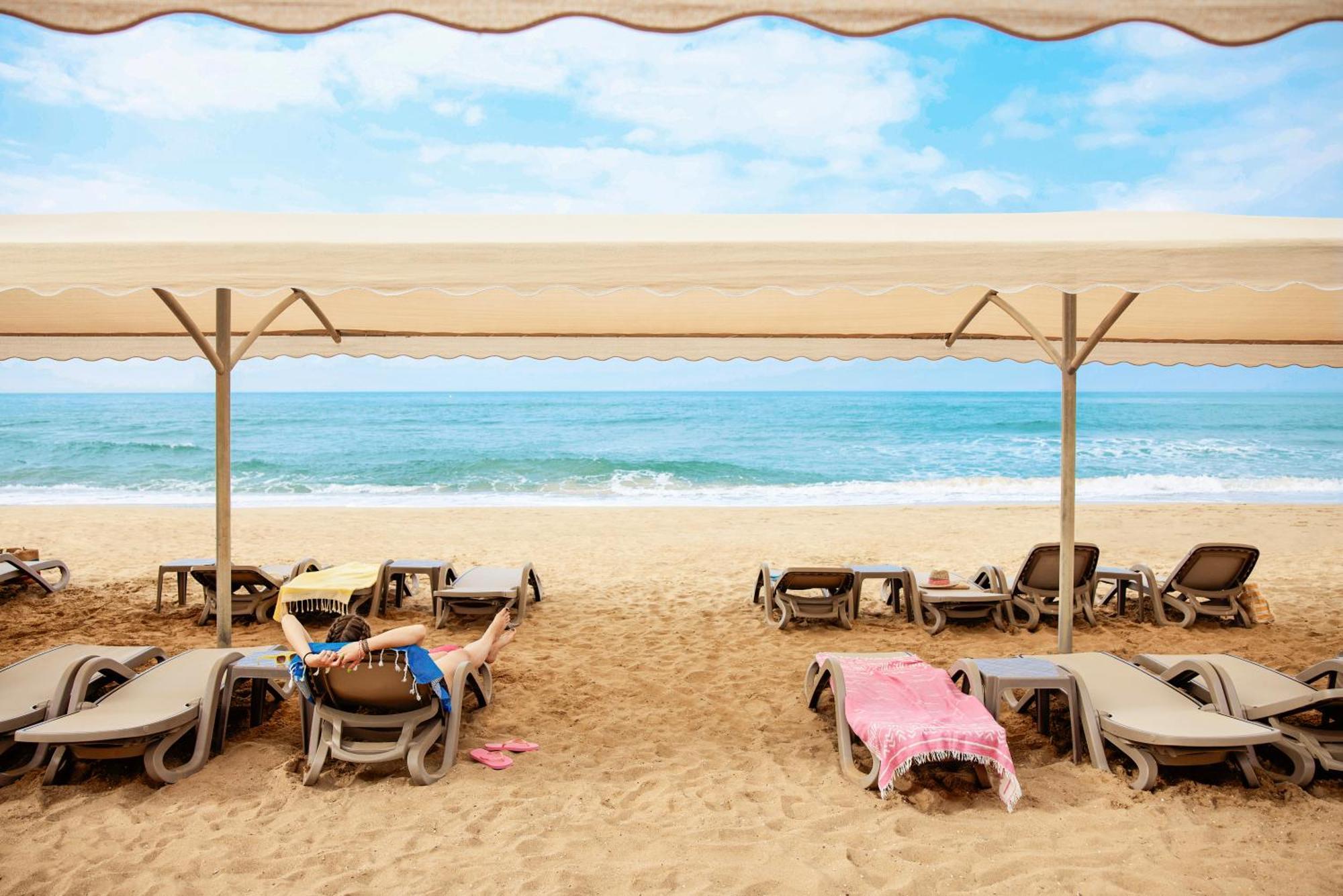 Hotel Tui Magic Life Jacaranda Side Esterno foto Beach in Limassol