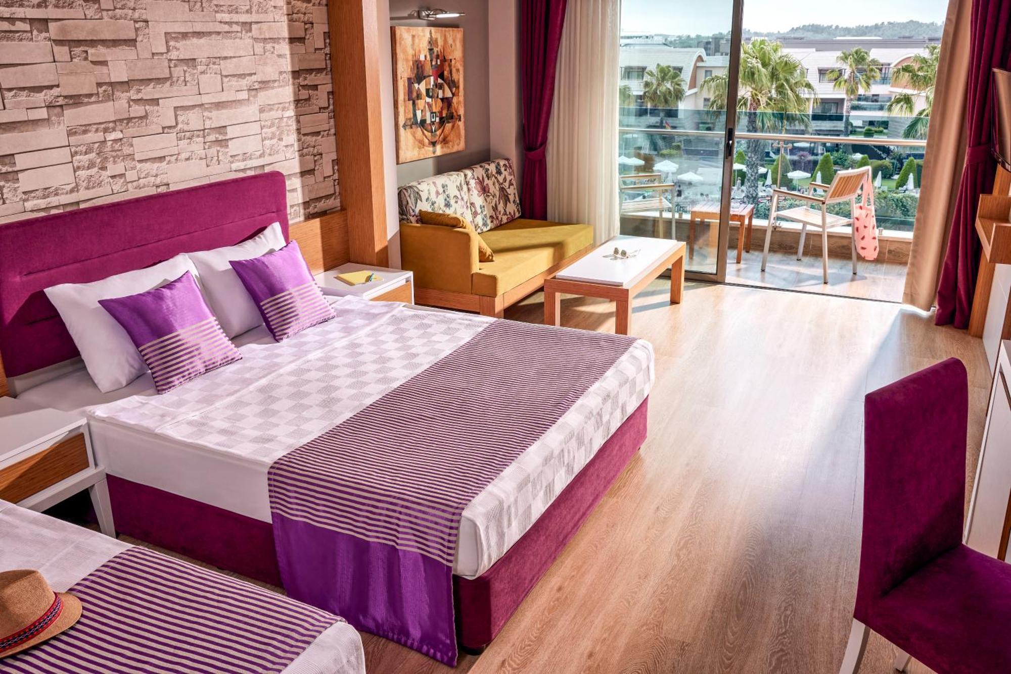 Hotel Tui Magic Life Jacaranda Side Esterno foto A room at the hotel