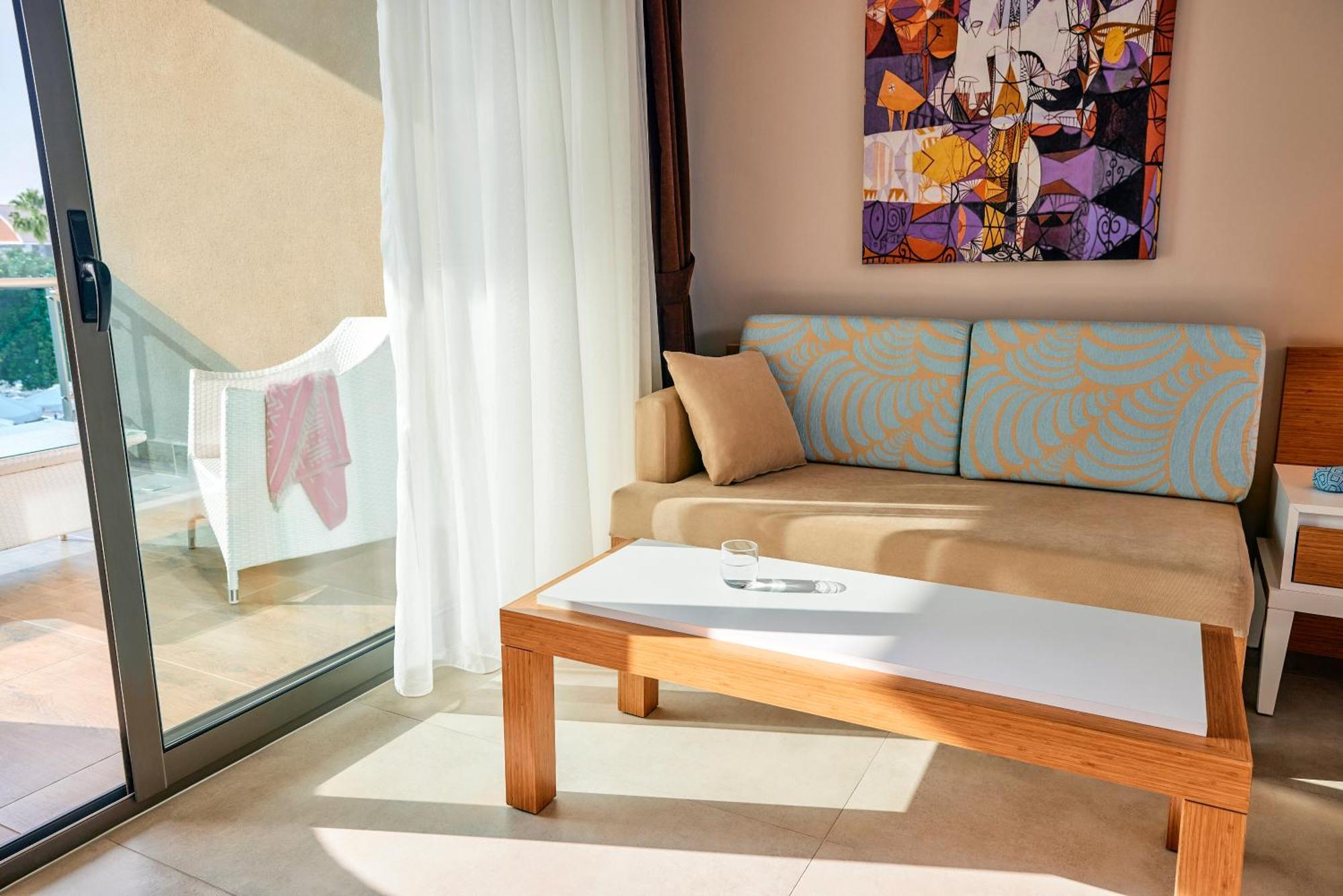 Hotel Tui Magic Life Jacaranda Side Esterno foto A sofa bed
