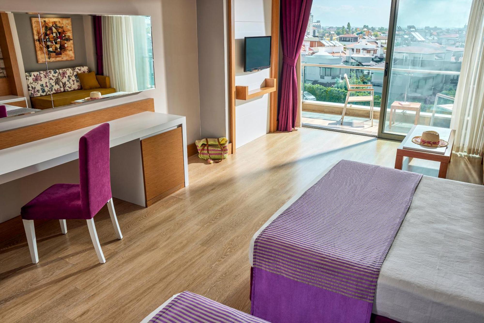 Hotel Tui Magic Life Jacaranda Side Esterno foto A room at the hotel